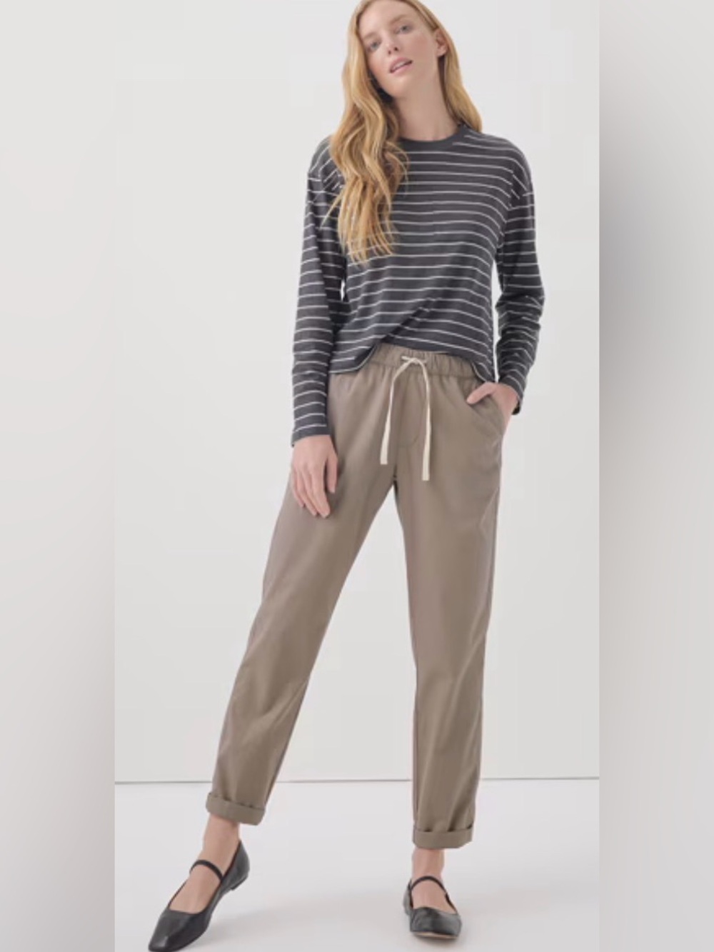 Pact Women's Daily Twill Pant size Small in Cinder